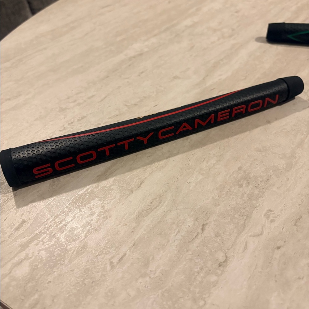 Scotty Cameron Black and Red Textured Putter Grip